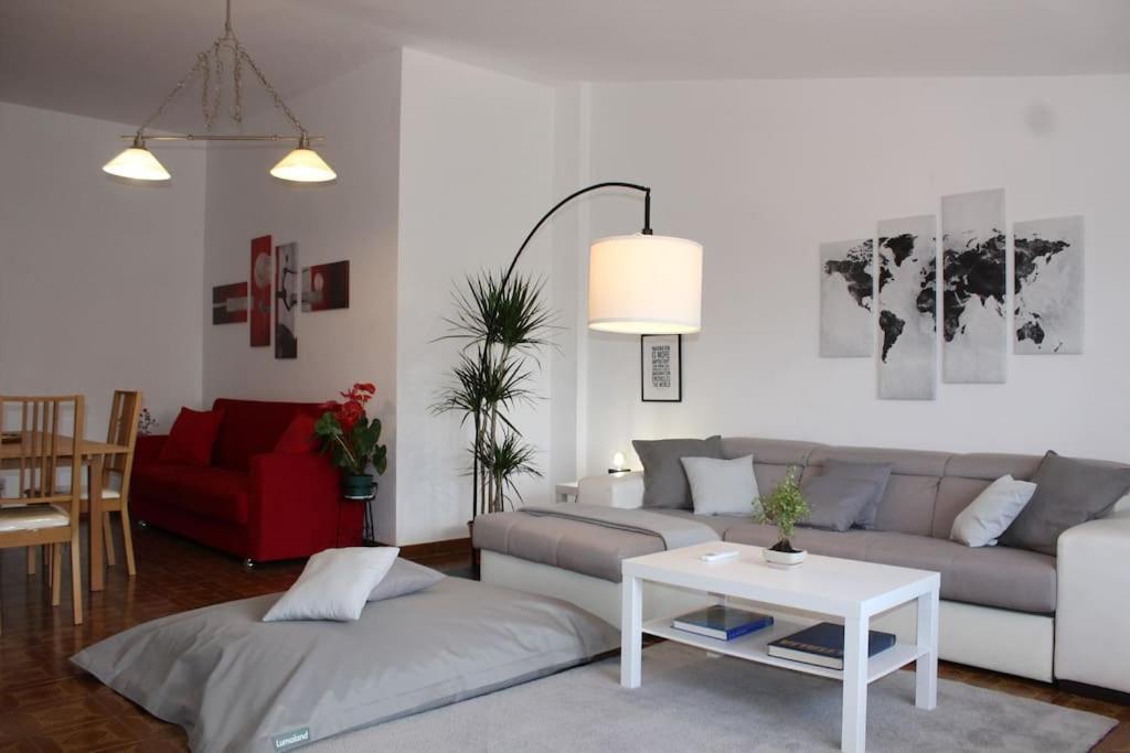 Spazioso Appartamento Castel di Leva Exterior foto